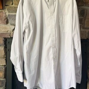 Croft & Barrow Light Gray Button Down Shirt